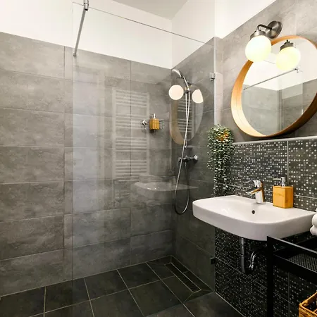 Marone Flow New With Parking Apartmán *